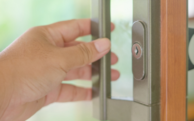 Cerradura para puerta corredera: opciones seguras para terraza, patio o negocio